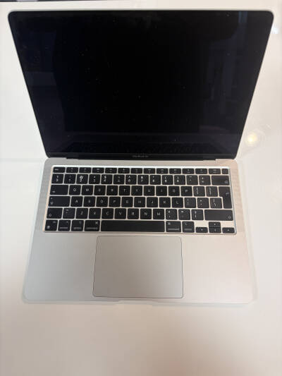 Outlet Apple MacBook Air 13 - zdjęcie 1