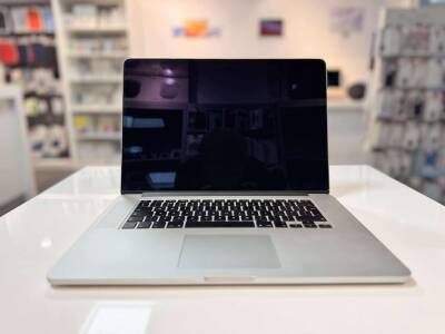 Outlet MacBook Pro 15” Retina Late 2013 aluminiowy laptop Apple - zdjęcie 2